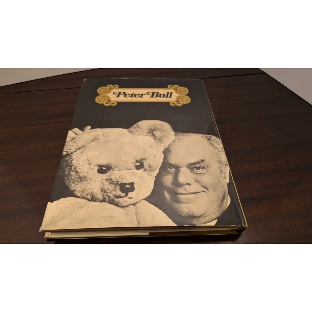 The Teddy Bear Book Peter Bull 1970 First American Edition HC Dust Jacket